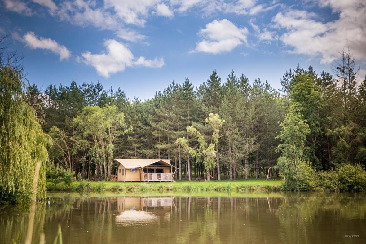 Tente Lodge Jacuzzi Privatif En Pleine Nature Thiel-sur-Acolin Dış mekan fotoğraf