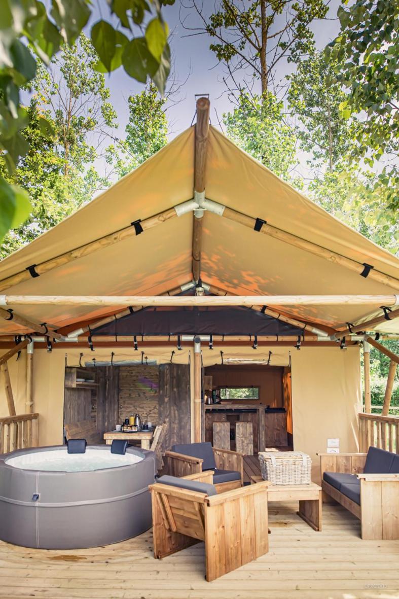 Tente Lodge Jacuzzi Privatif En Pleine Nature Thiel-sur-Acolin Dış mekan fotoğraf